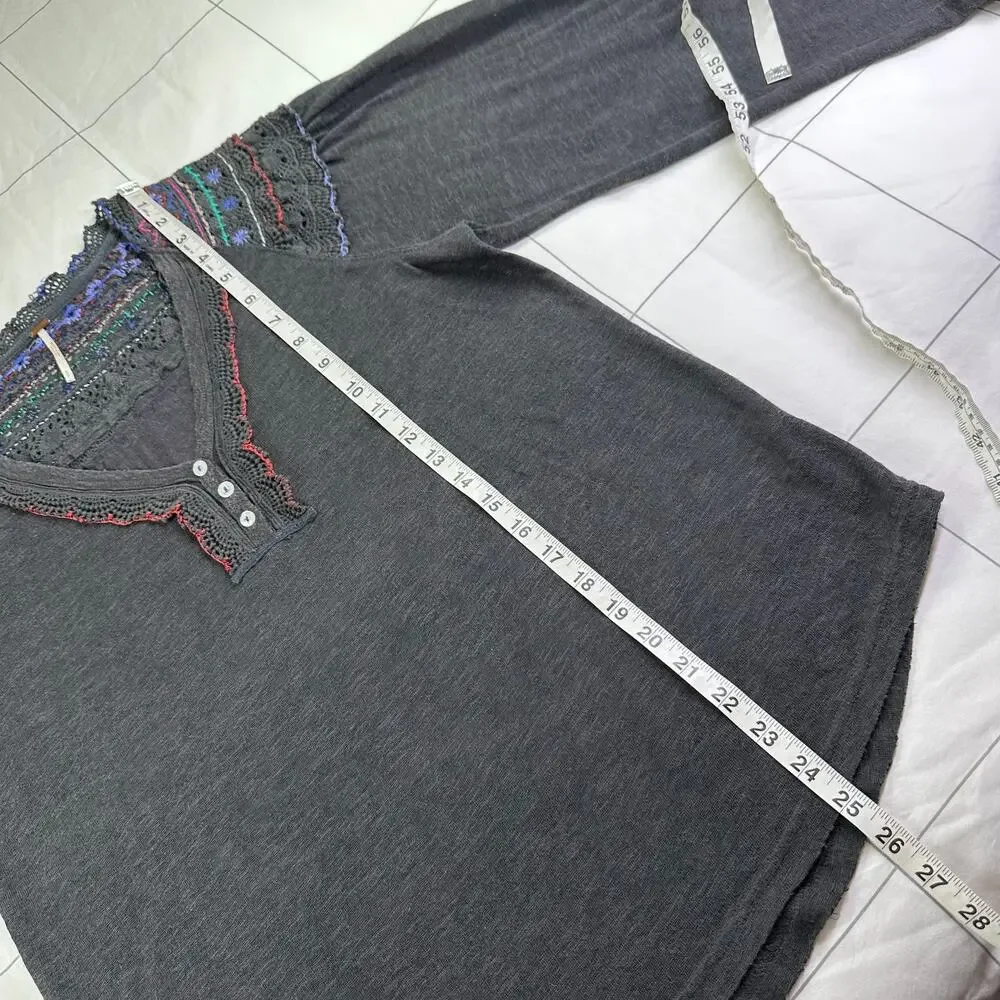 Free People Top Womens Small Gray Siesta Fiesta Embroidered Boho V Neck Henley
